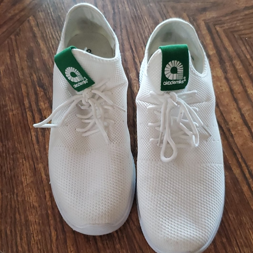 Akademiks mens size 12